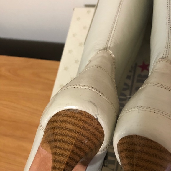 New Los Altos Boots Eel Boots, Bone, Size 8 - Picture 5 of 9